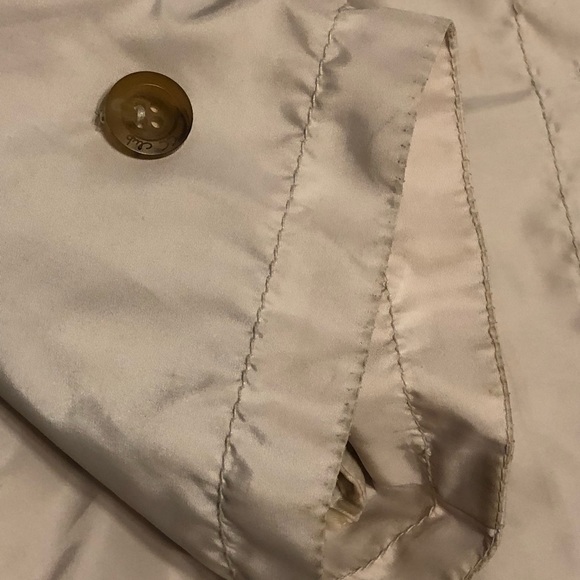 Women Raincoat - Picture 9 of 16